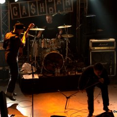 20043_6889